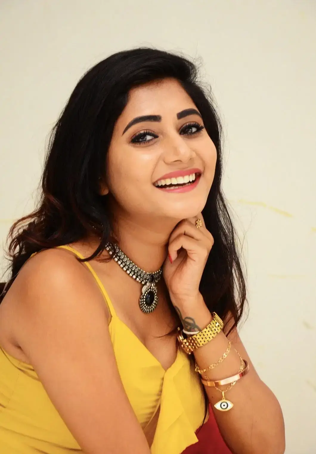 Indian Model Vasanthi Krishnan Stills in Yellow Dress